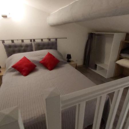 L'Appartement De L'Eglise Сент-Мари-де-ла-Мер Экстерьер фото