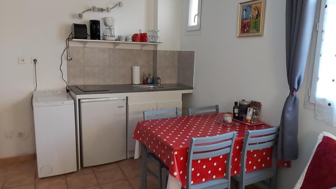 L'Appartement De L'Eglise Сент-Мари-де-ла-Мер Экстерьер фото